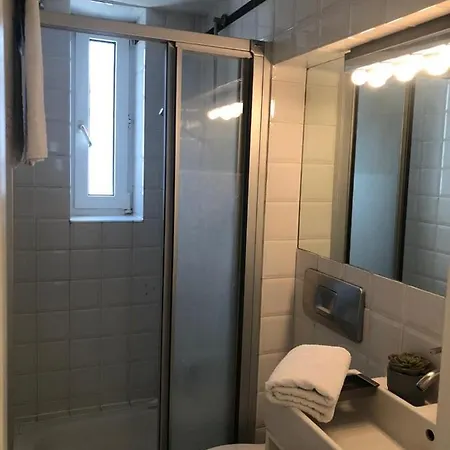 Apartment B - Sunny Business With Roof-top Terrace For 2-4 Guests