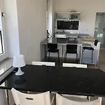 B - Sunny Business With Roof-top Terrace For 2-4 Guests Apartamento *