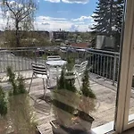 B - Sunny Business With Roof-top Terrace For 2-4 Guests Apartamento