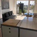 B - Sunny Business With Roof-top Terrace For 2-4 Guests * Düsseldorf
