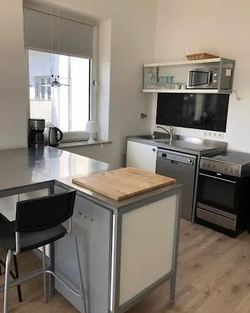 Apartment B - Sunny Business With Roof-top Terrace For 2-4 Guests *