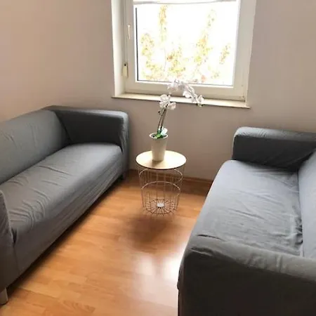 B - Sunny Business With Roof-top Terrace For 2-4 Guests *