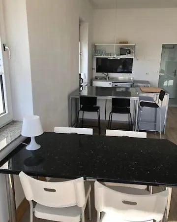 B - Sunny Business With Roof-top Terrace For 2-4 Guests Appartement *