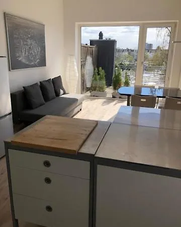 B - Sunny Business With Roof-top Terrace For 2-4 Guests * Düsseldorf