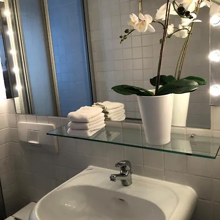 B - Sunny Business With Roof-top Terrace For 2-4 Guests Düsseldorf