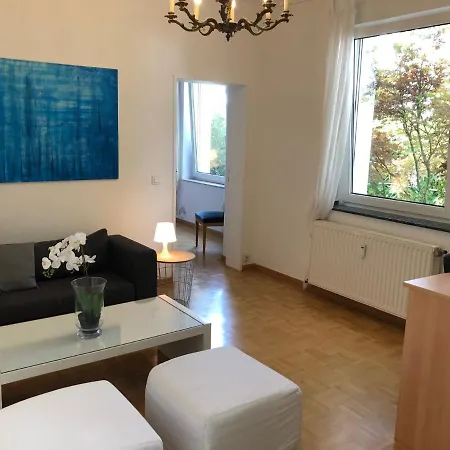 B - Sunny Business With Roof-top Terrace For 2-4 Guests Daire