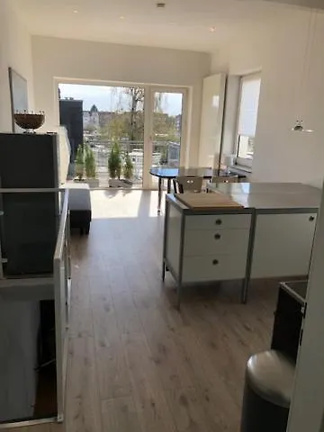 B - Sunny Business With Roof-top Terrace For 2-4 Guests Διαμέρισμα Ντίσελντορφ