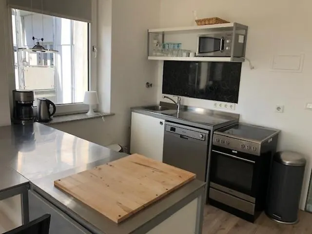 B - Sunny Business With Roof-top Terrace For 2-4 Guests Apartamento