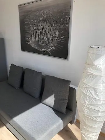 B - Sunny Business With Roof-top Terrace For 2-4 Guests Apartamento