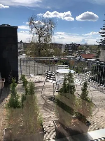 B - Sunny Business With Roof-top Terrace For 2-4 Guests