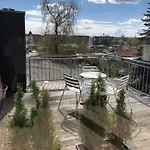 B - Sunny Business With Roof-top Terrace For 2-4 Guests