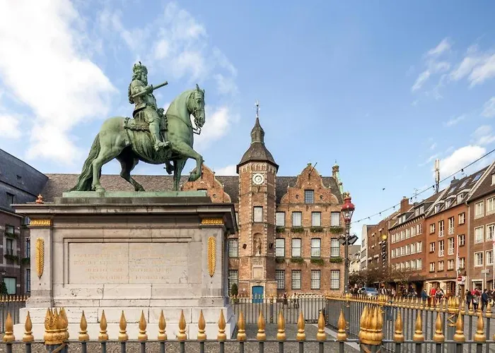 B - Sunny Business With Roof-top Terrace For 2-4 Guests Lägenhet *