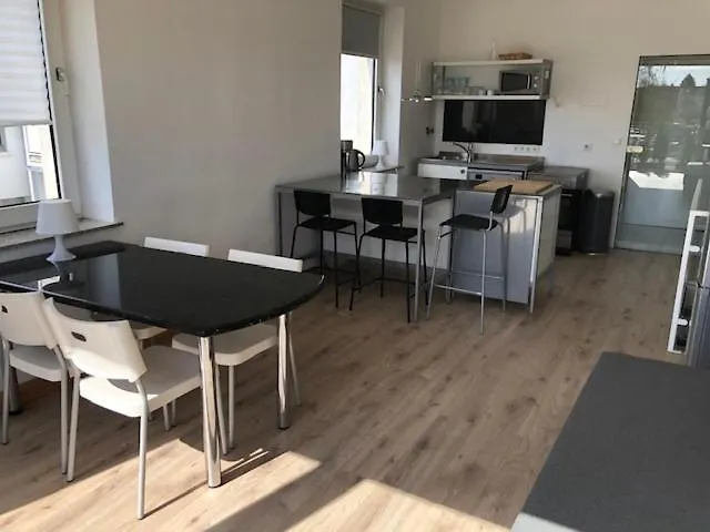 Lägenhet B - Sunny Business With Roof-top Terrace For 2-4 Guests *