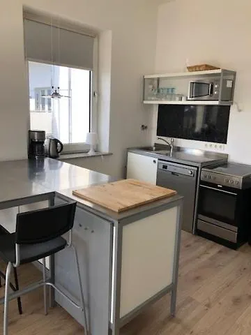 Lägenhet B - Sunny Business With Roof-top Terrace For 2-4 Guests *