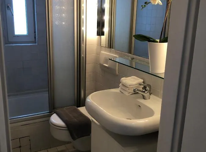 B - Sunny Business With Roof-top Terrace For 2-4 Guests Appartamento *